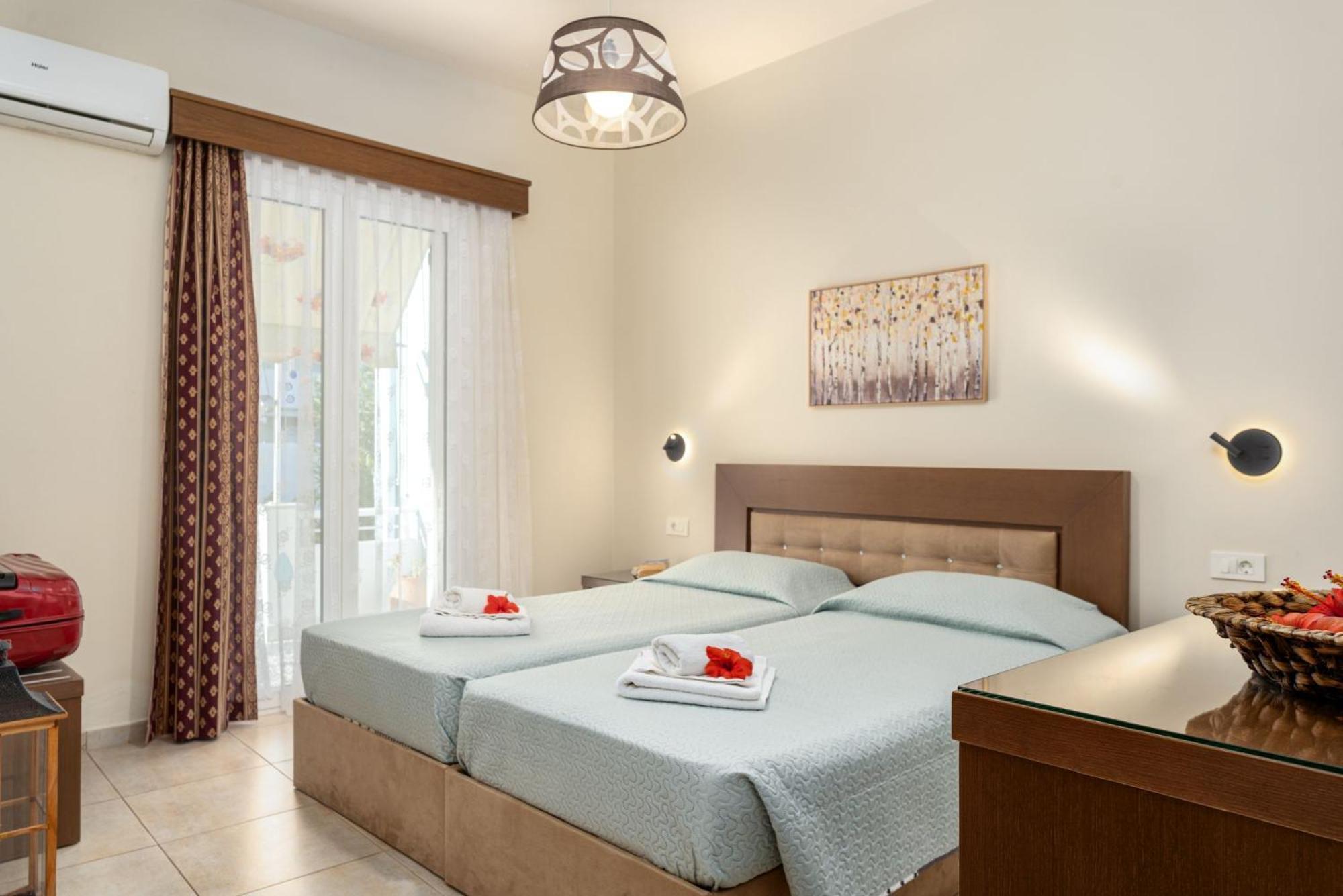 Stathis Beachfront Luxury Rooms Kalamaki  Luaran gambar