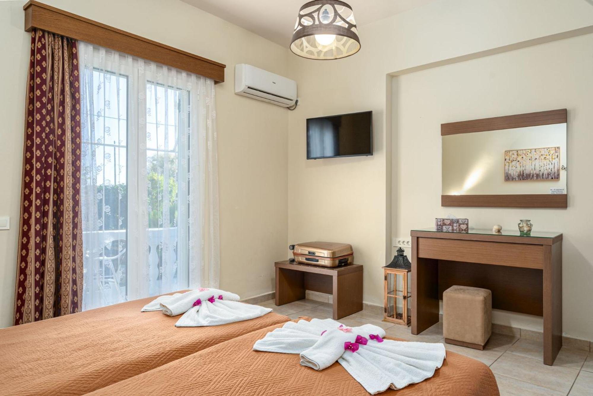 Stathis Beachfront Luxury Rooms Kalamaki  Luaran gambar