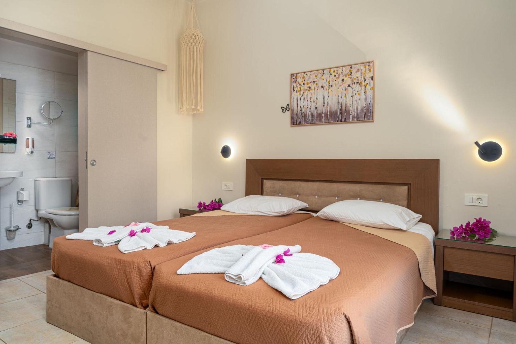 Stathis Beachfront Luxury Rooms Kalamaki  Bilik gambar